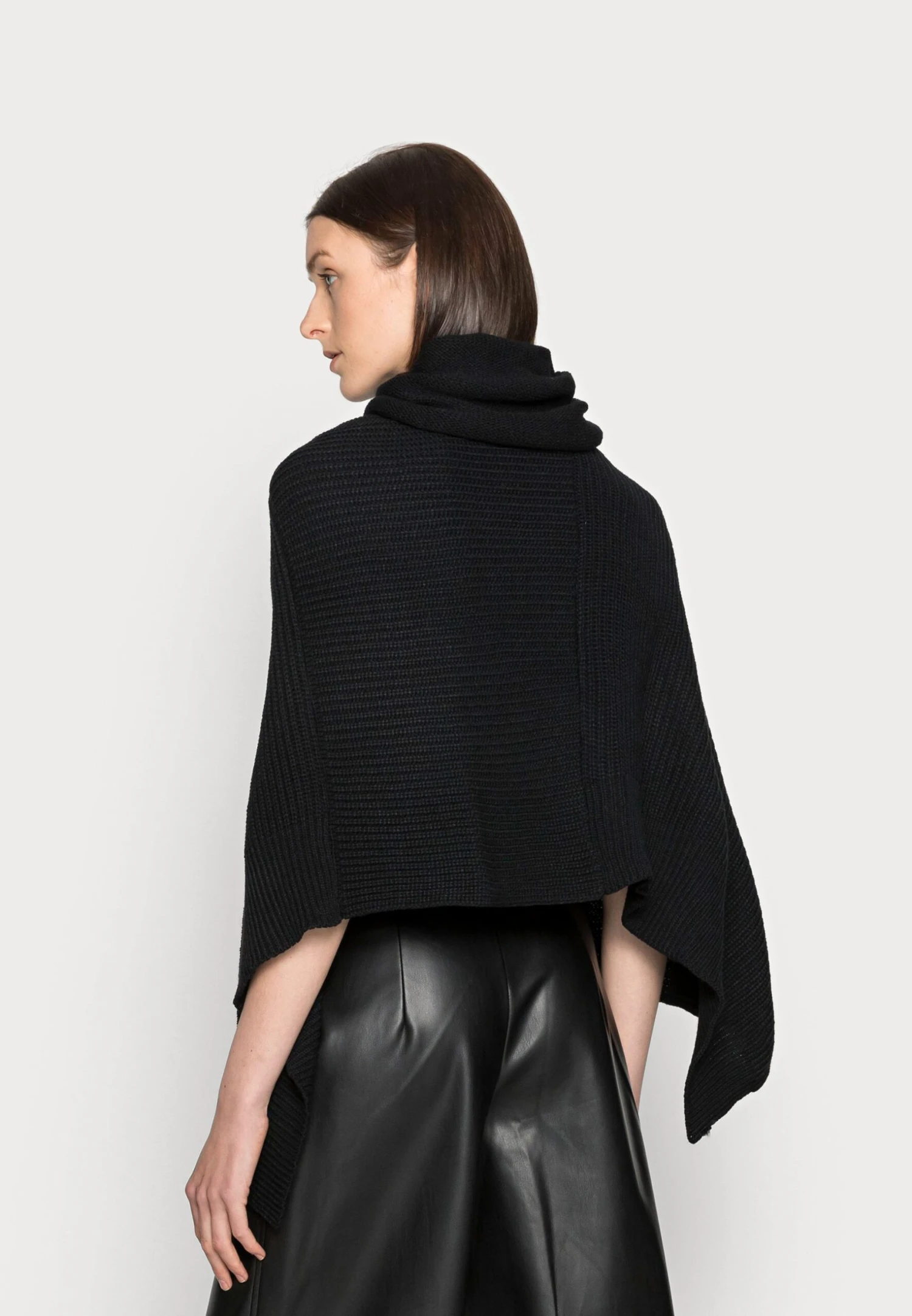 Poncho - Black