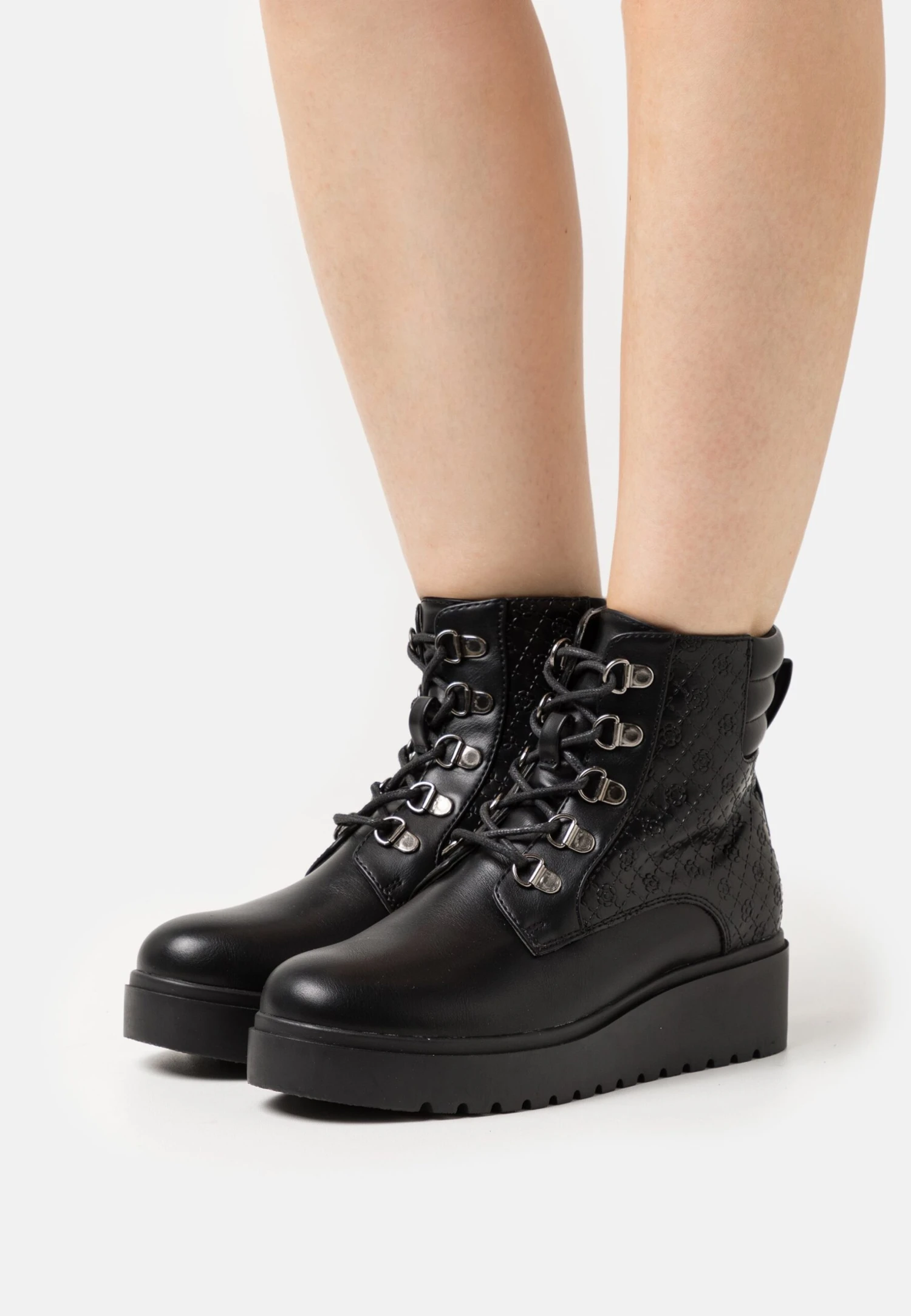 Enkellaarsjes Met Sleehak - Black