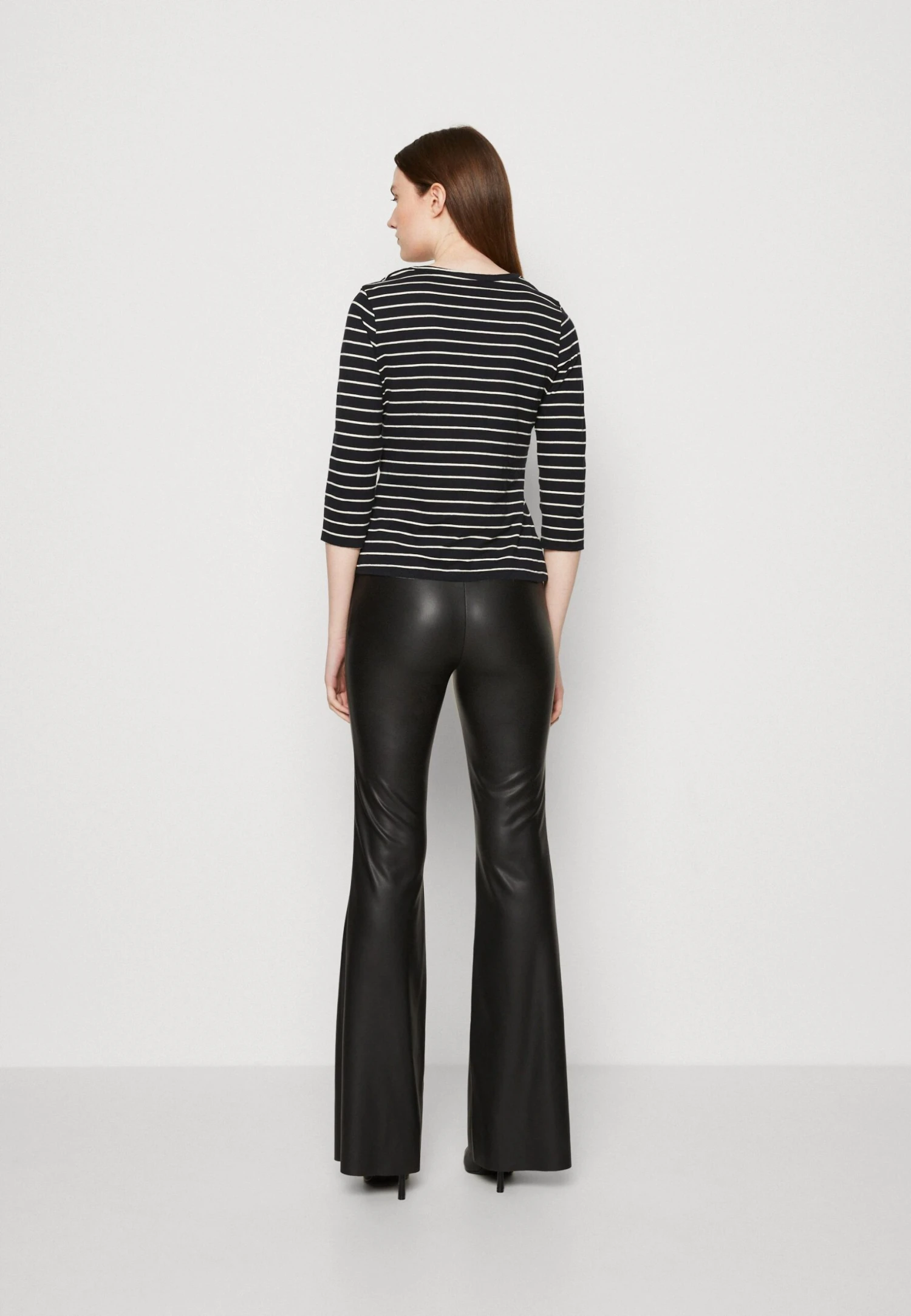 Longsleeve - Black White