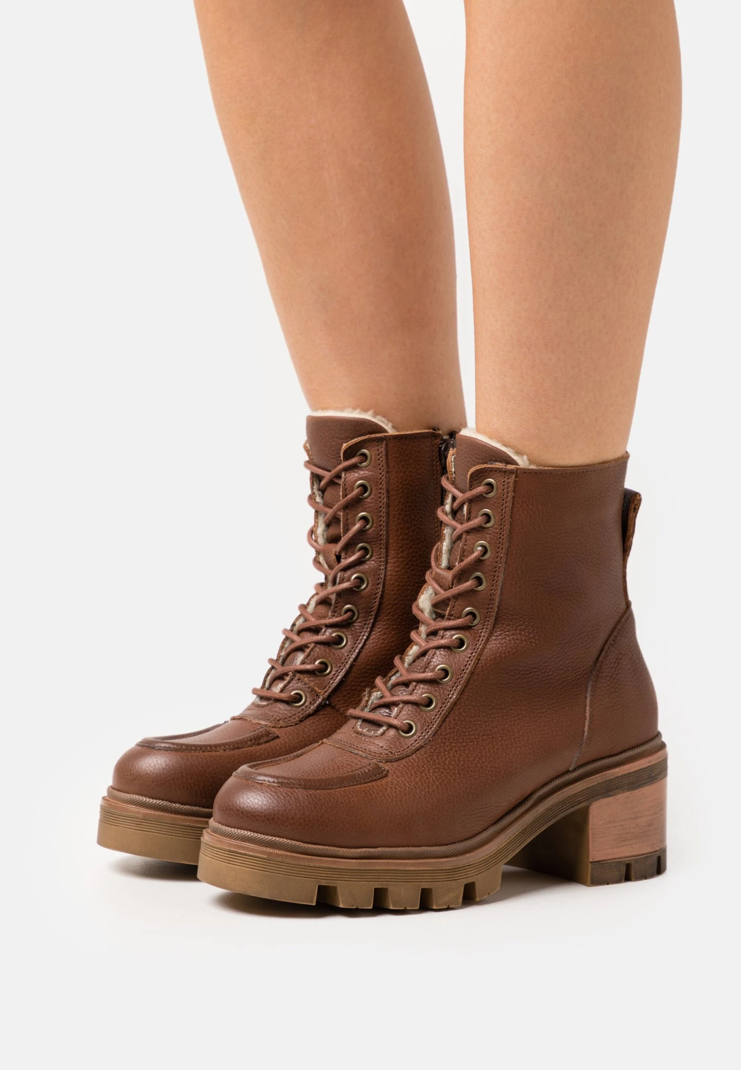 Leather Winter Bootie - Snowboots- Cognac